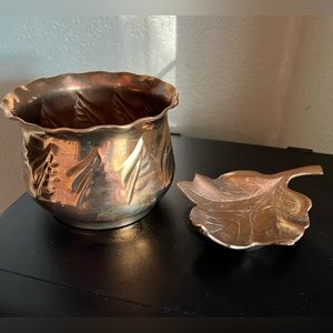 Vintage brass planter and leaf trinkets small tray
